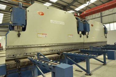 Doppelverbindung CNC hydraulische Plattenbiegmaschine für die Produktion von Leuchten