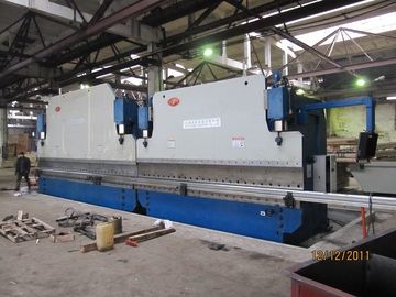 Doppelverbindung CNC hydraulische Plattenbiegmaschine für die Produktion von Leuchten