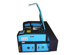 Kunsthandwerk CO2-Laser-Graveurausschnittgraviermaschine mit Rohr Laser-50w